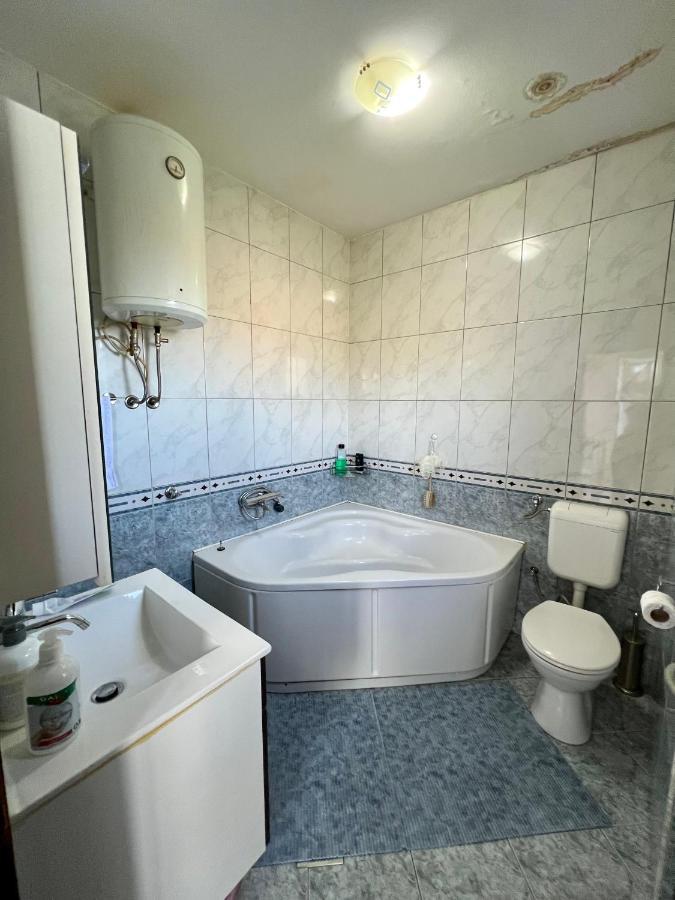 Holiday House Bistrik SJJ Esterno foto