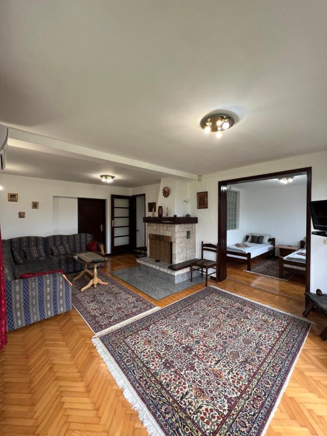 Holiday House Bistrik SJJ Esterno foto